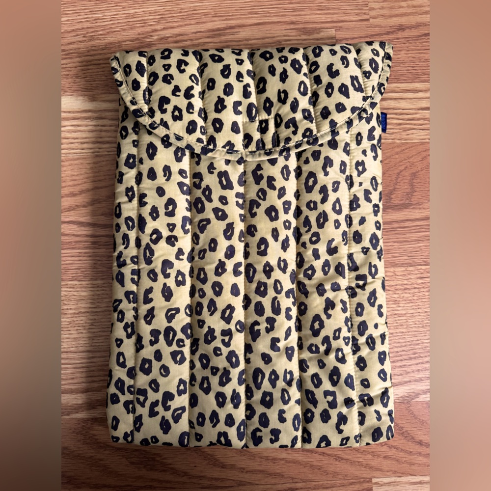 16” BAGGU Honey Leopard Laptop Sleeve